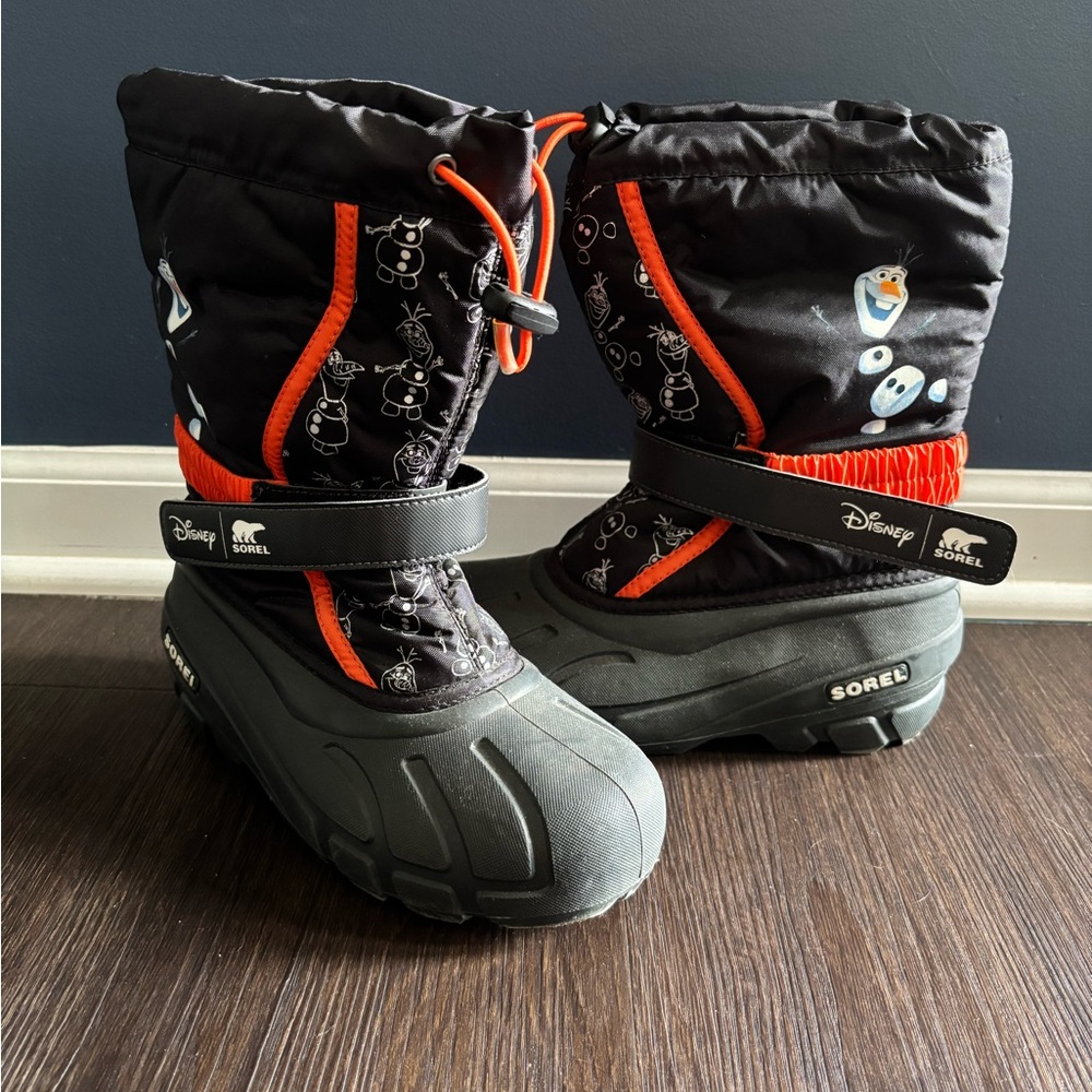 Disney’s Frozen featuring Olaf Sorel Kids' Black Snow Boots size 4